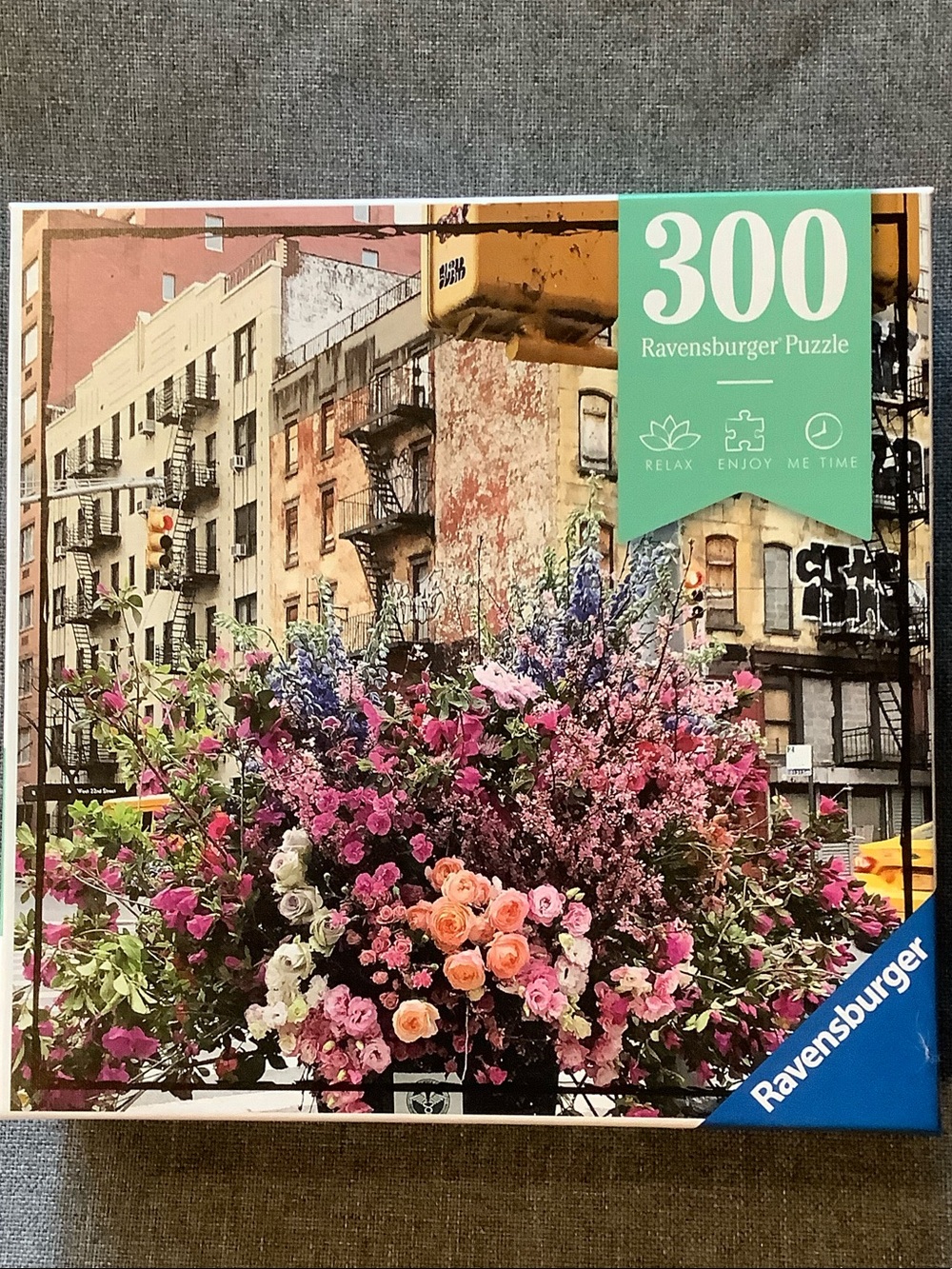 Ravensburger Flowers in New York by Lewis Miller - 300 Piece Puzzle